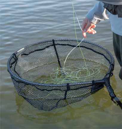 WYCHWOOD BANKMAN FISHING NET IN ACTION