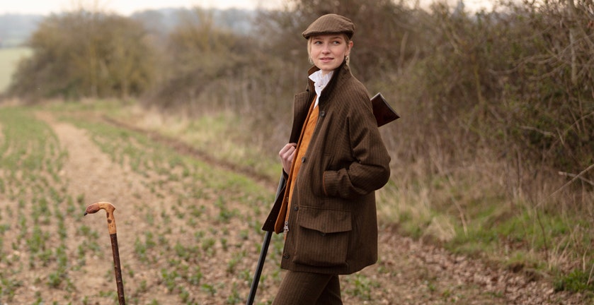 FARLOWS LADIES COTSWOLD TWEED FIELDCOAT IN THE FIELD