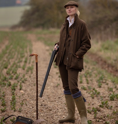 FARLOWS LADIES COTSWOLD TWEED FIELDCOAT IN THE FIELD