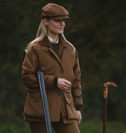 FARLOWS LADIES COTSWOLD TWEED FIELDCOAT IN THE FIELD