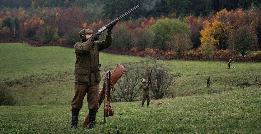 HARKILA PRO HUNTER SHOOTING GTX JACKET IN ACTION